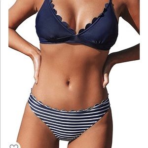 CUPSHE Women's Scalloped Trim in The Moment Bikini